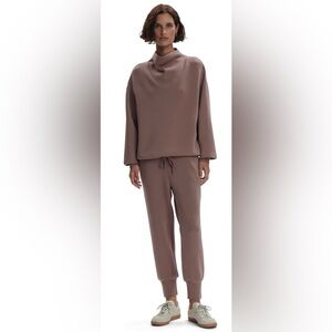 Like New! Varley Betsy Sweatshirt & Slim Cuff Pant in color, Antler, sz. Small